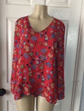 Chelsea & Theodore Red Floral V-Neck Blouse Pit To Pit 19 Inch